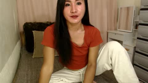 Trans cummer online show from February 2025 01:26:02 PM
