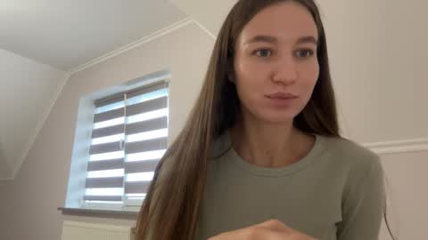 Alina online show from November 2025 01:44:02 PM