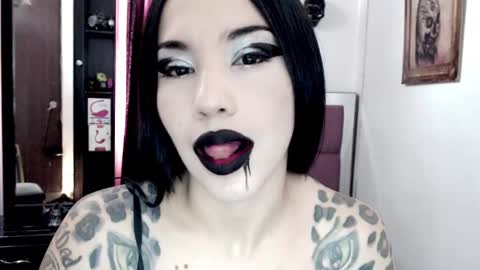Emerald Black online show from February 2025 12:48:01 PM