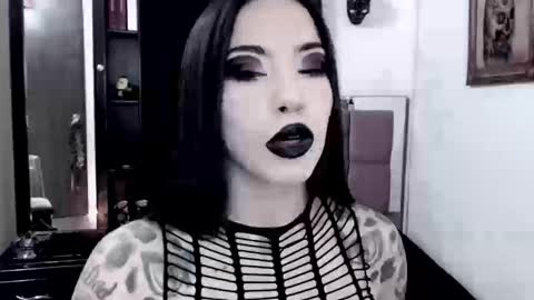 Snapshot of emearld_black chatting on September 2025 03:54:01 AM Emerald Black online show from September 2025 03:54:01 AM