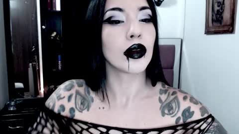 Snapshot of emearld_black chatting on October 2025 06:00:01 AM Emerald Black online show from October 2025 06:00:01 AM