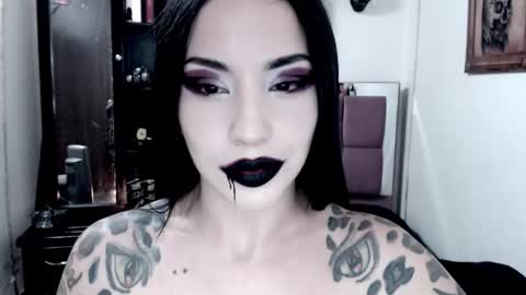 Snapshot of emearld_black chatting on October 2025 06:06:02 AM Emerald Black online show from October 2025 06:06:02 AM