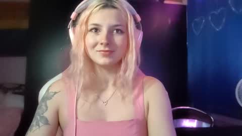 Lina online show from September 2025 05:34:01 PM