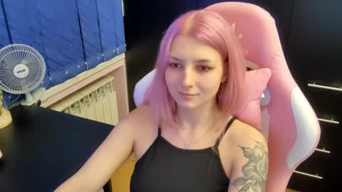 Lina online show from September 2025 05:36:02 PM