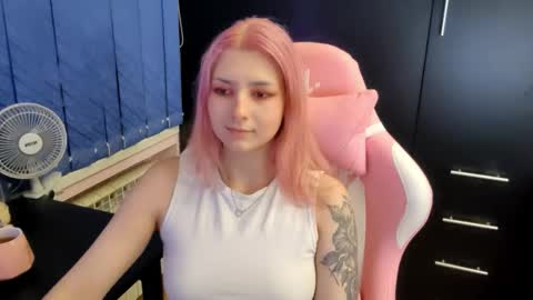 Lina online show from September 2025 05:36:01 PM