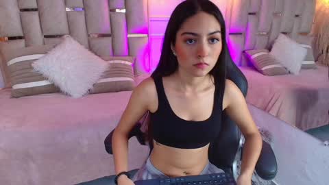 Emily  online show from January 2025 05:37:01 AM