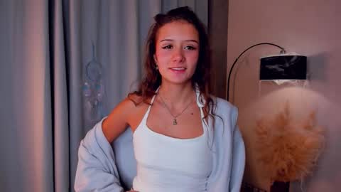 Emma online show from November 2025 01:05:01 AM