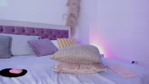 Emy online show from March 2025 07:54:01 PM