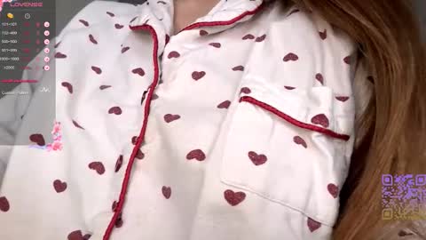 Snapshot of emeraldcotton chatting on November 2025 06:29:02 AM Gily online show from November 2025 06:29:02 AM