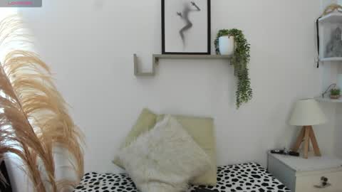 Snapshot of emi_carter chatting on October 2025 07:14:02 PM emi_carter online show from October 2025 07:14:02 PM