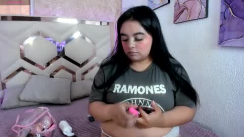 Emily online show from November 2025 07:25:01 PM