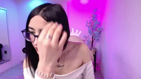 Emiily  online show from November 2025 08:31:01 PM