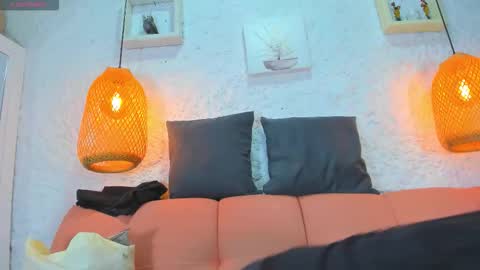 Emily online show from October 2025 12:04:02 PM