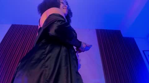   online show from October 2025 09:24:01 PM