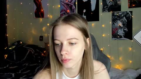 Snapshot of emili_sweet__ chatting on February 2025 03:16:01 PM emili_sweet__ online show from February 2025 03:16:01 PM
