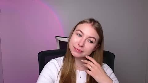 Emilia online show from February 2025 06:14:02 AM