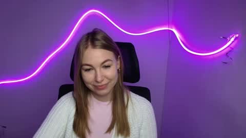 Snapshot of emilia_ilia chatting on October 2025 05:35:02 AM Emilia online show from October 2025 05:35:02 AM