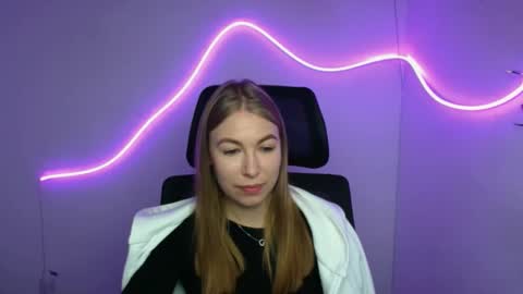 Snapshot of emilia_ilia chatting on October 2025 06:43:02 AM Emilia online show from October 2025 06:43:02 AM