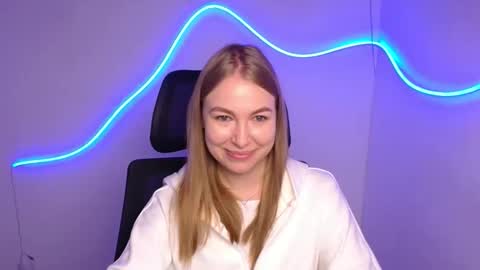 Snapshot of emilia_ilia chatting on October 2025 06:23:02 AM Emilia online show from October 2025 06:23:02 AM