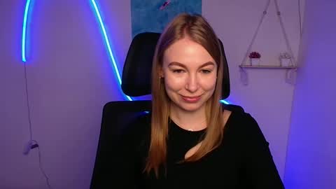 Snapshot of emilia_ilia chatting on October 2025 05:28:02 AM Emilia online show from October 2025 05:28:02 AM