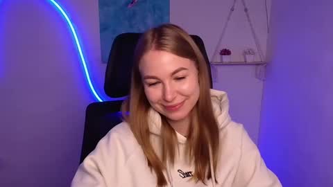 Snapshot of emilia_ilia chatting on October 2025 05:21:02 AM Emilia online show from October 2025 05:21:02 AM