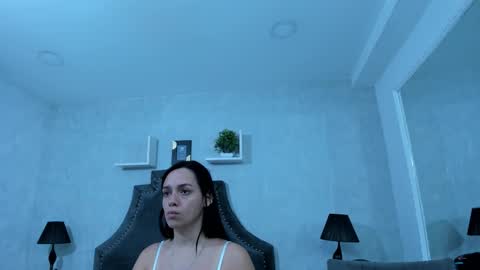 Snapshot of emiliarose_ chatting on October 2025 08:52:02 PM EmiliaRose online show from October 2025 08:52:02 PM