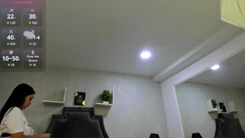 Snapshot of emiliarose_ chatting on October 2025 08:42:01 PM EmiliaRose online show from October 2025 08:42:01 PM