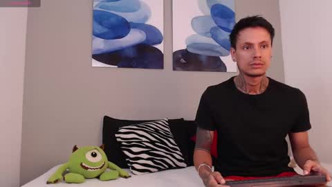 Snapshot of emilio_wolf chatting on January 2025 10:44:01 AM EMILIO online show from January 2025 10:44:01 AM