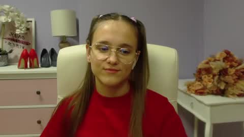 Emilly online show from December 2024 01:54:02 PM