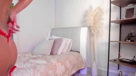 Snapshot of emillygonzalez chatting on October 2025 08:57:01 PM . . online show from October 2025 08:57:01 PM