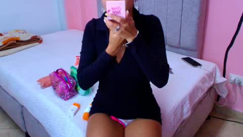  E M I L Y  online show from October 2025 12:47:01 PM