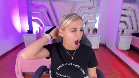 Emily online show from December 2024 10:40:02 AM