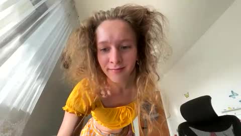 Emily  online show from October 2025 07:28:01 AM