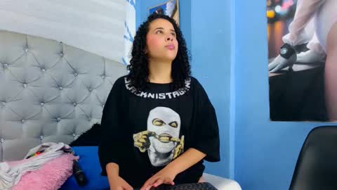 Emily jhon online show from September 2025 05:13:01 PM