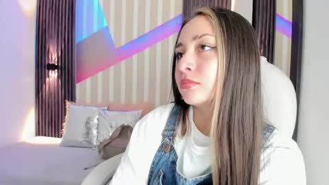 Emily online show from October 2025 03:12:01 PM