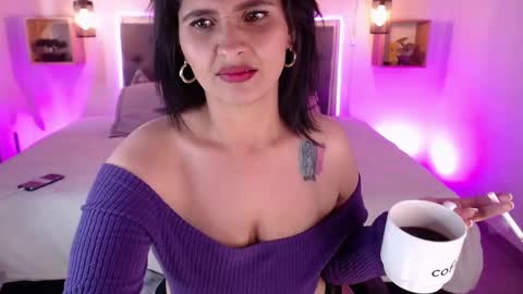 Snapshot of emily_leinn chatting on September 2025 03:50:01 PM E M I L Y online show from September 2025 03:50:01 PM
