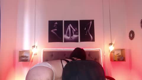 Snapshot of emily_leinn chatting on October 2025 03:30:01 PM E M I L Y online show from October 2025 03:30:01 PM