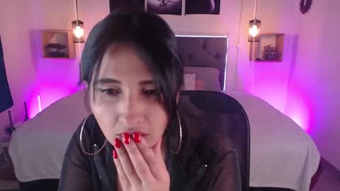 Snapshot of emily_leinn chatting on October 2025 05:42:01 PM E M I L Y online show from October 2025 05:42:01 PM