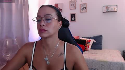 Snapshot of emily_leroy571240 chatting on November 2025 12:28:01 PM emily leroy. online show from November 2025 12:28:01 PM