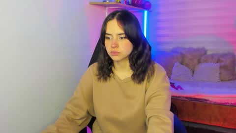 Snapshot of emily_lindey chatting on October 2025 03:18:02 AM emily_lindey online show from October 2025 03:18:02 AM