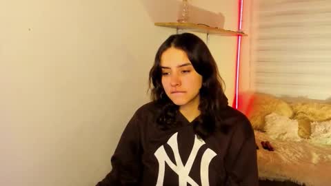 Snapshot of emily_lindey chatting on November 2025 03:15:01 AM emily_lindey online show from November 2025 03:15:01 AM