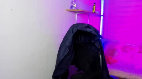 Snapshot of emily_lindey chatting on November 2025 03:27:02 AM emily_lindey online show from November 2025 03:27:02 AM