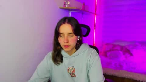 Snapshot of emily_lindey chatting on November 2025 03:09:02 AM emily_lindey online show from November 2025 03:09:02 AM