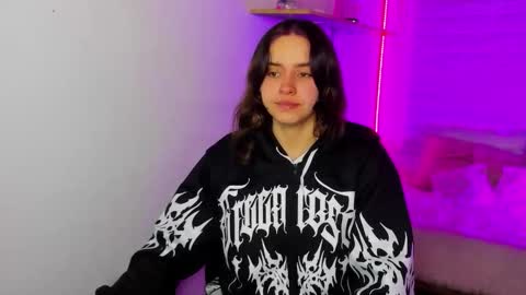 Snapshot of emily_lindey chatting on November 2025 03:21:02 AM emily_lindey online show from November 2025 03:21:02 AM