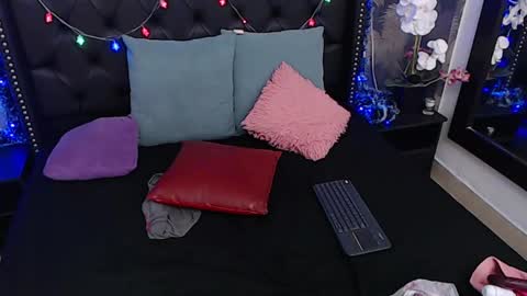 Emily online show from December 2024 06:45:01 PM