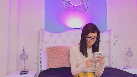 Snapshot of emily_loperaa chatting on October 2025 12:34:01 AM Emily online show from October 2025 12:34:01 AM