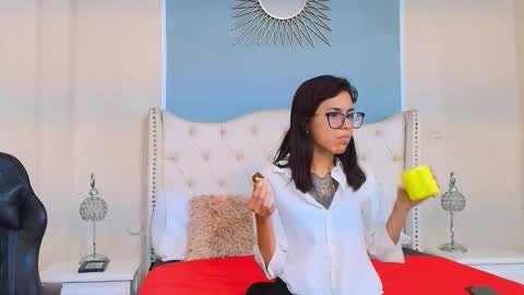 Snapshot of emily_loperaa chatting on November 2025 07:24:02 PM Emily online show from November 2025 07:24:02 PM