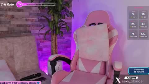 Snapshot of emily_montoya chatting on November 2025 10:52:02 PM Emily online show from November 2025 10:52:02 PM