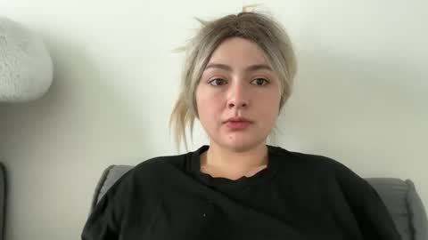 emily_morning_dew online show from September 2025 07:41:01 AM