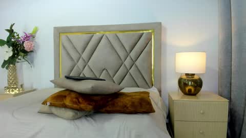 Emily online show from September 2025 07:15:02 PM